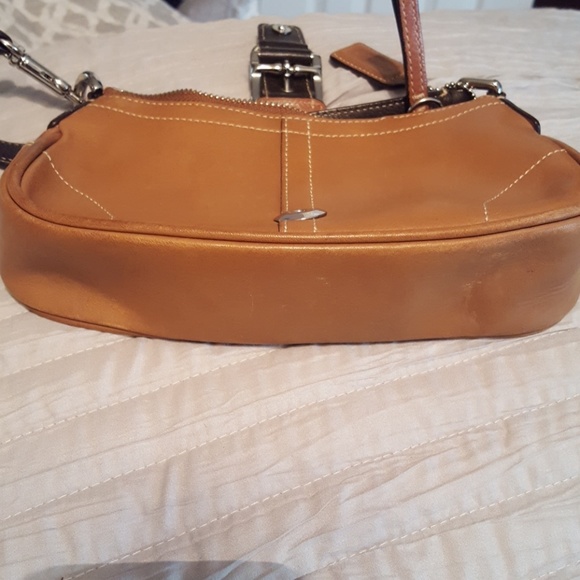 Coach purse - Picture 5 of 6